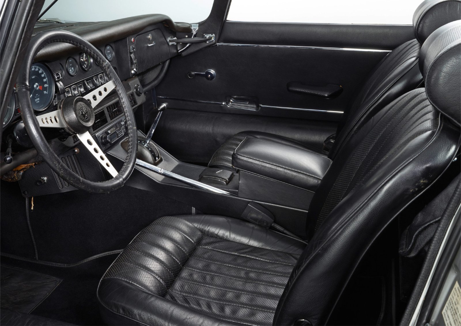 Jaguar E-Type S III of Kolaha Collection Vintage Cars