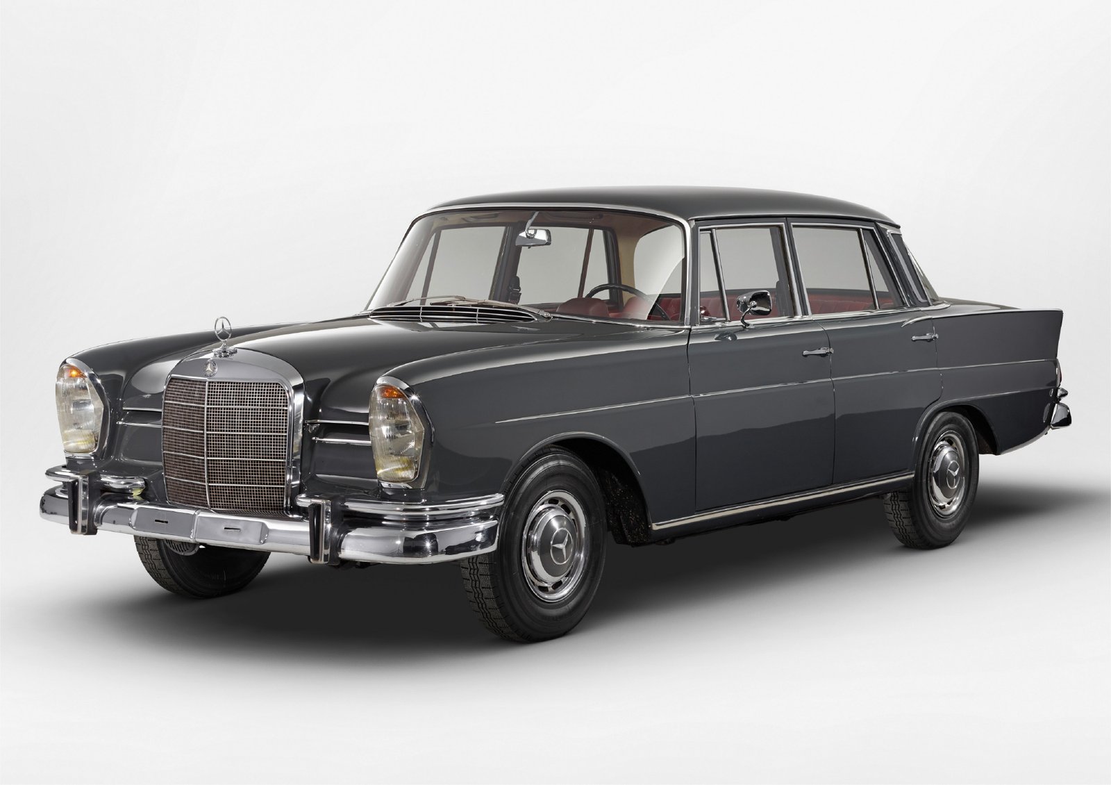 Mercedes-Benz 230 S of Kolaha Collection Vintage Cars
