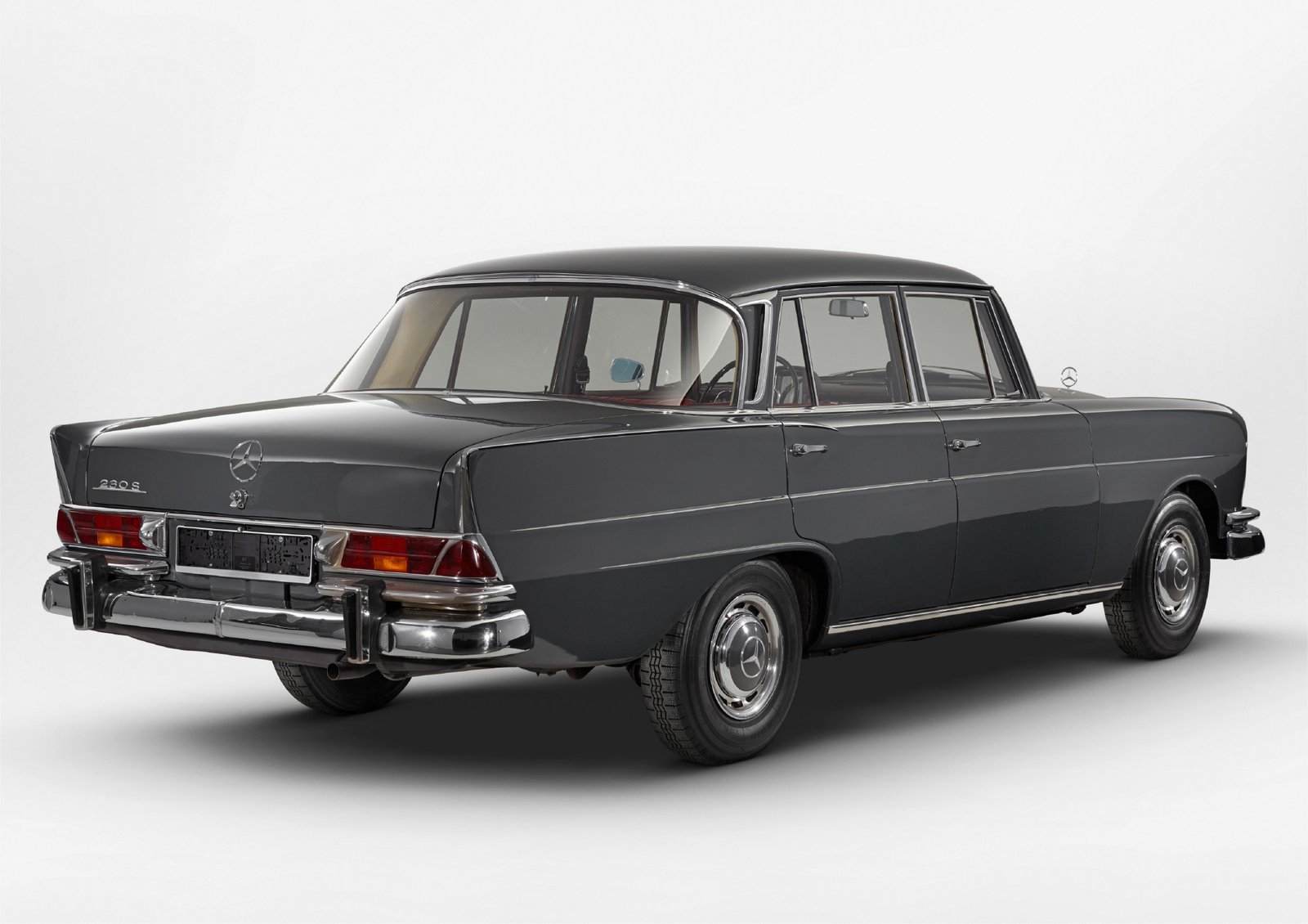 Mercedes-Benz 230 S of Kolaha Collection Vintage Cars