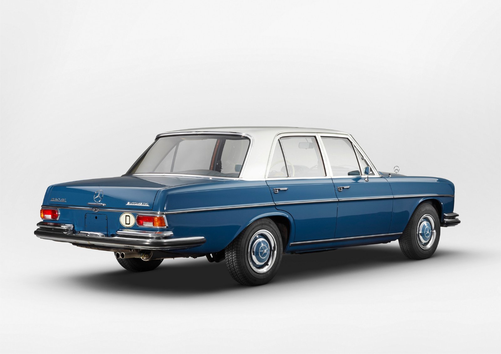 Mercedes-Benz 250 SE of Kolaha Collection Vintage Cars