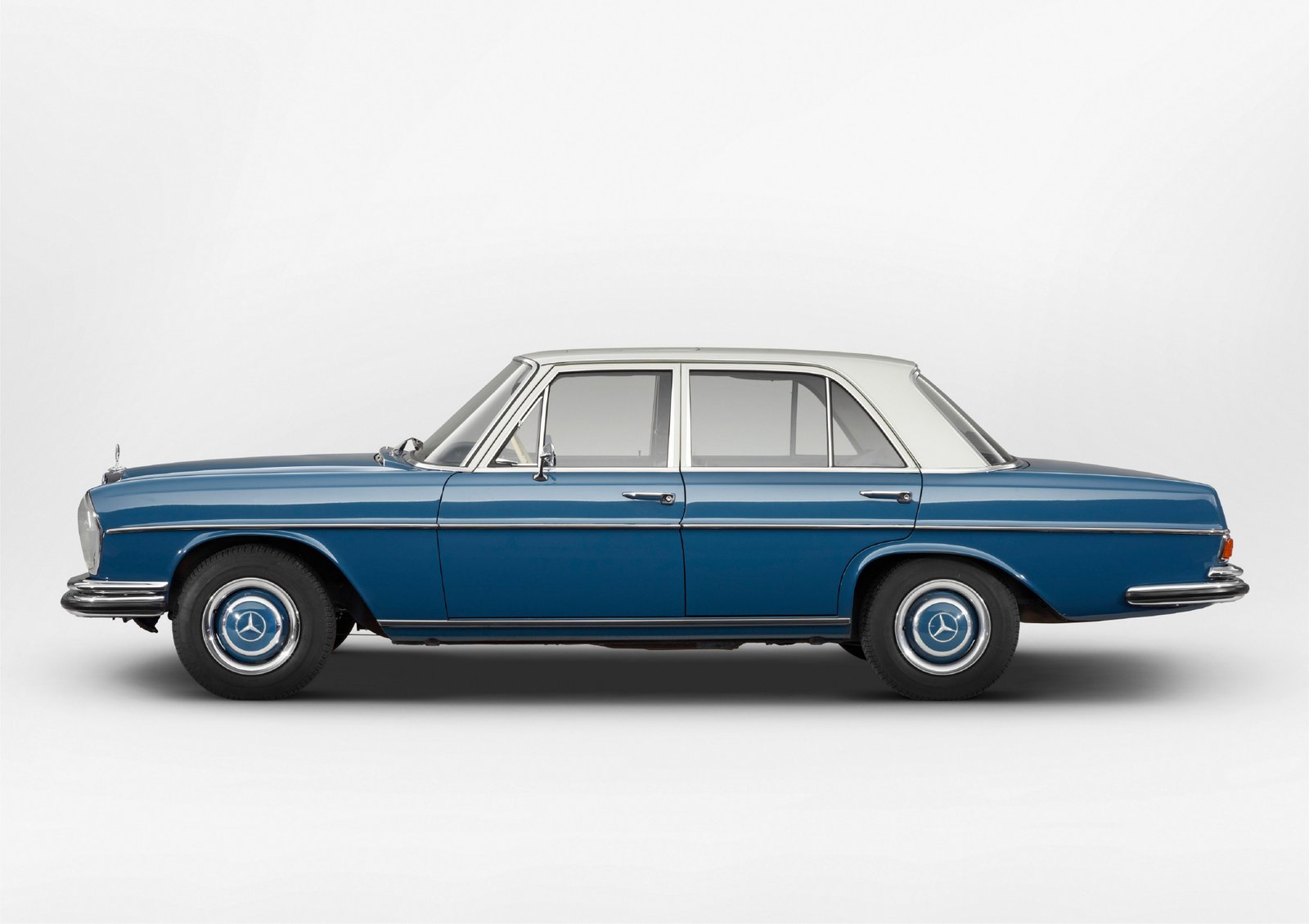 Mercedes-Benz 250 SE of Kolaha Collection Vintage Cars