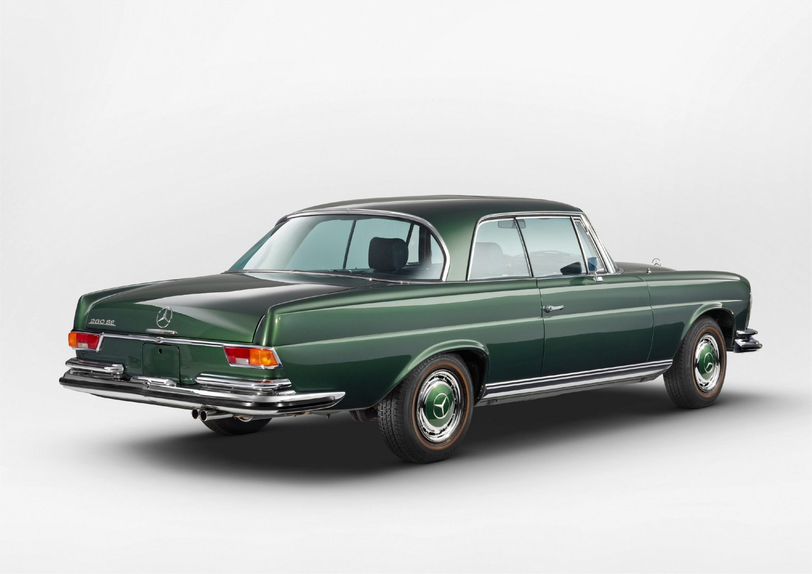 Mercedes-Benz 280 SE of Kolaha Collection Vintage Cars