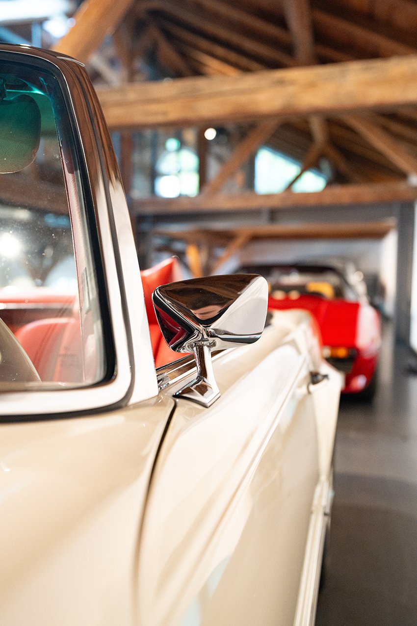 Mercedes-Benz 280 SL of Kolaha Collection Vintage Cars