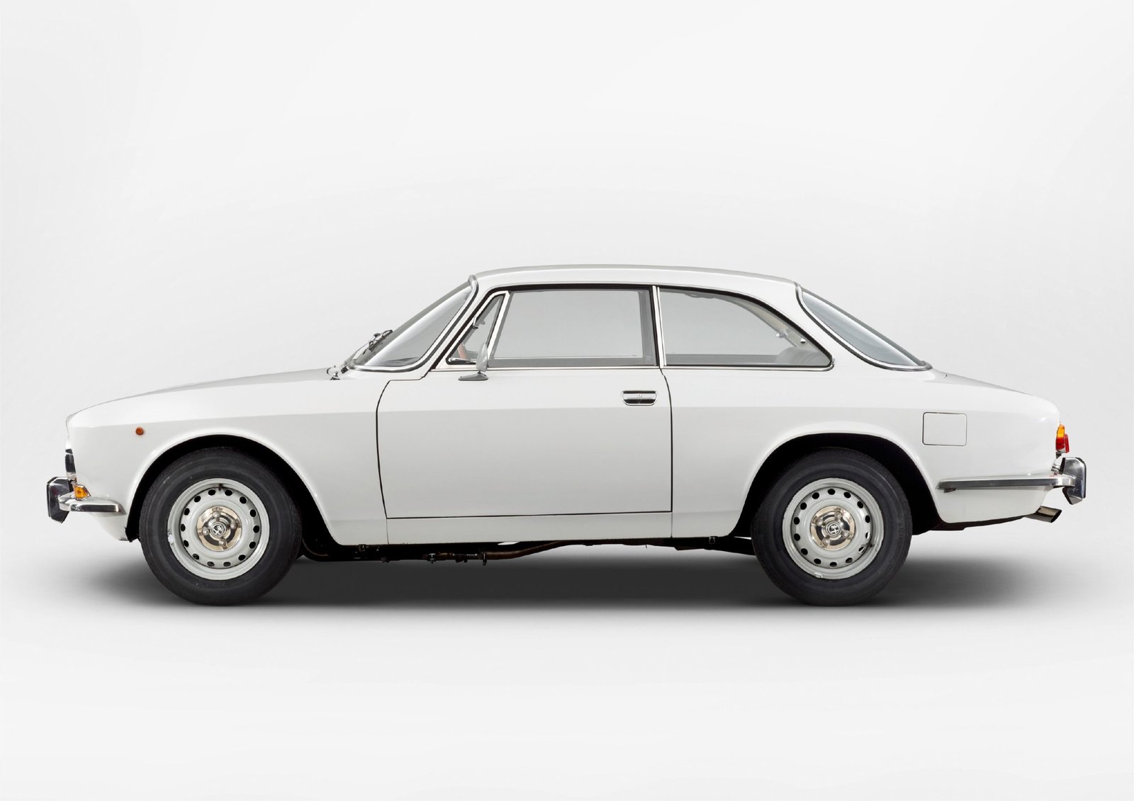 Alfa Romeo 1300 GT of Kolaha Collection Vintage Cars