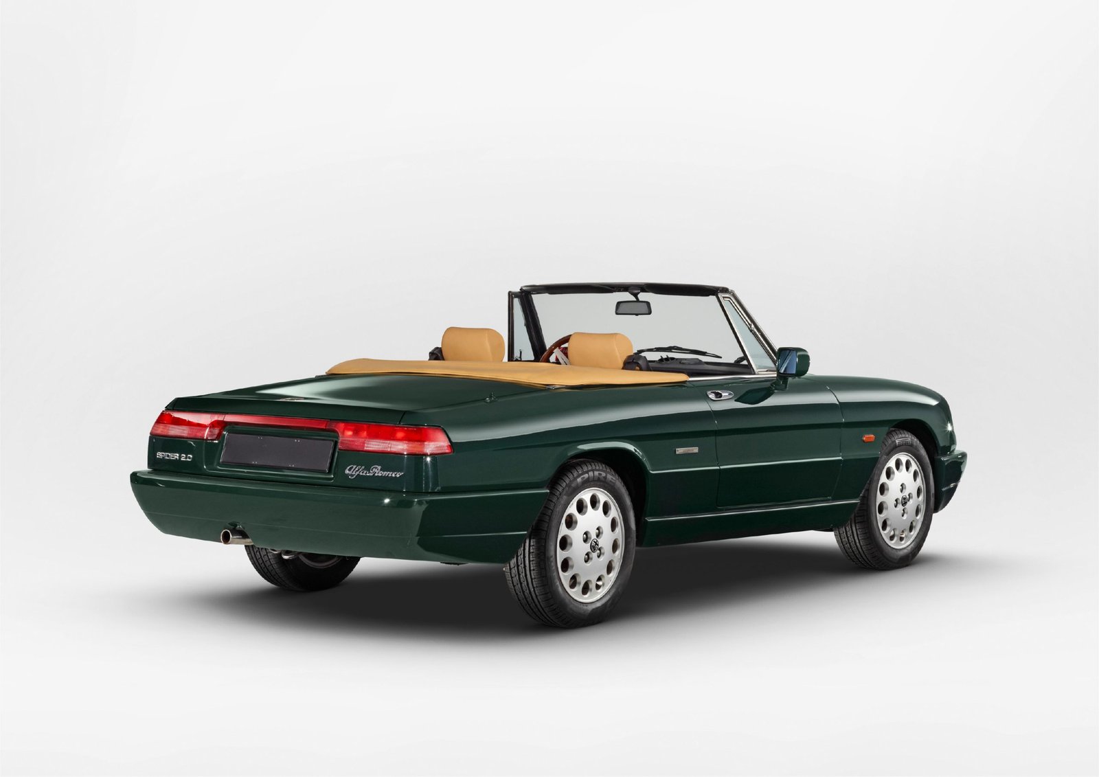 Alfa Romeo 2.0 Spider of Kolaha Collection Vintage Cars