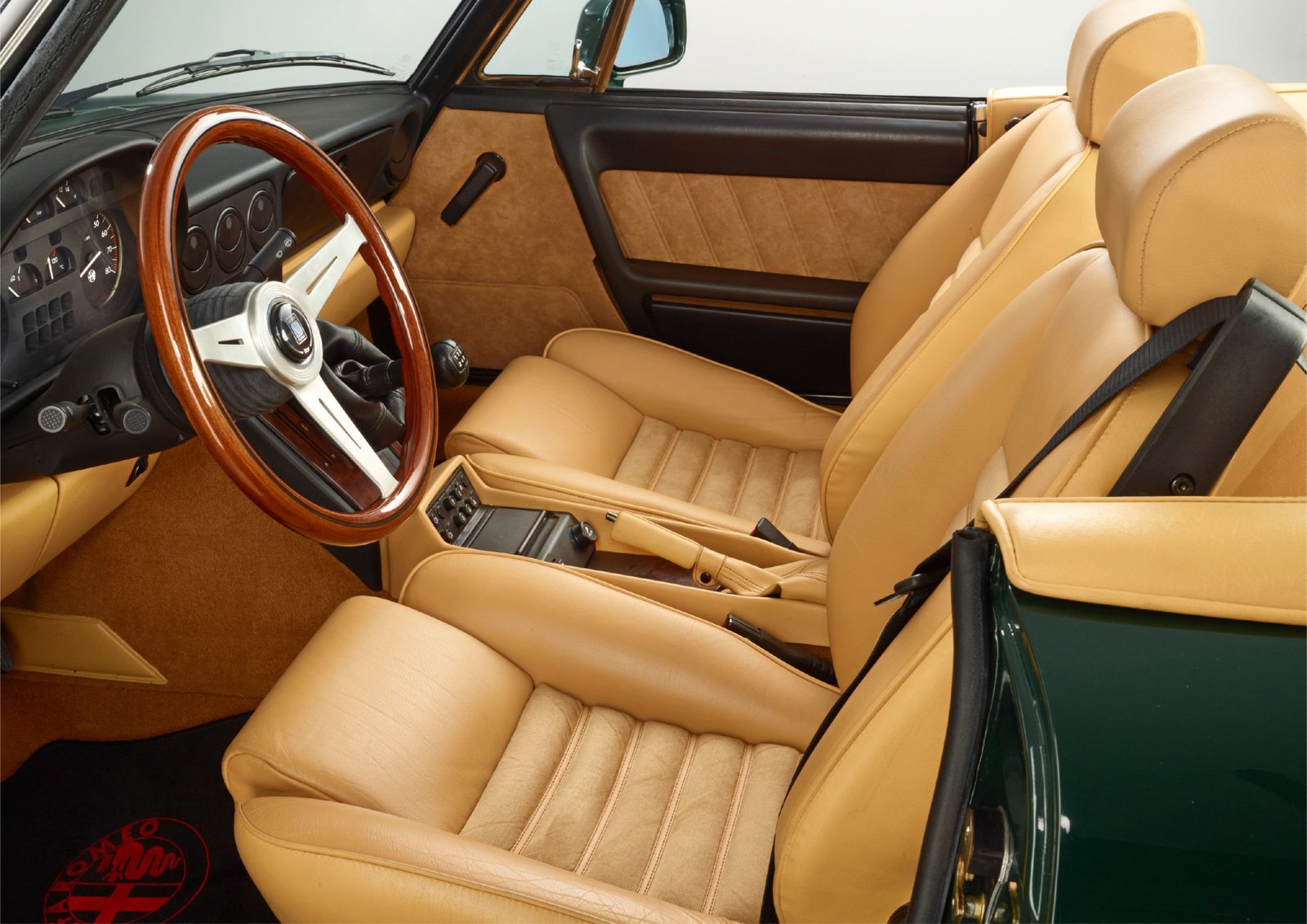 Alfa Romeo 2.0 Spider of Kolaha Collection Vintage Cars