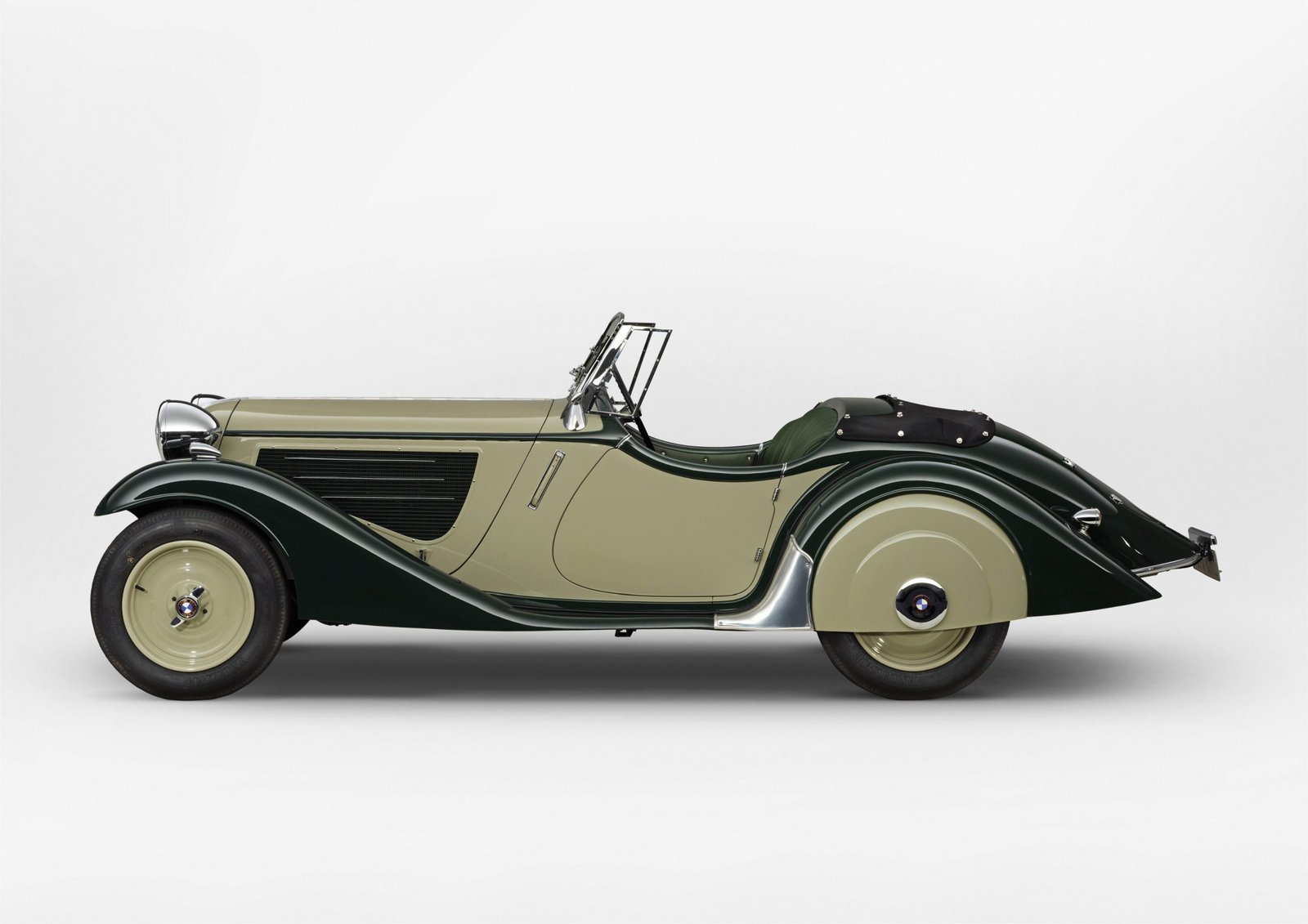 BMW 319/1 of Kolaha Collection Vintage Cars