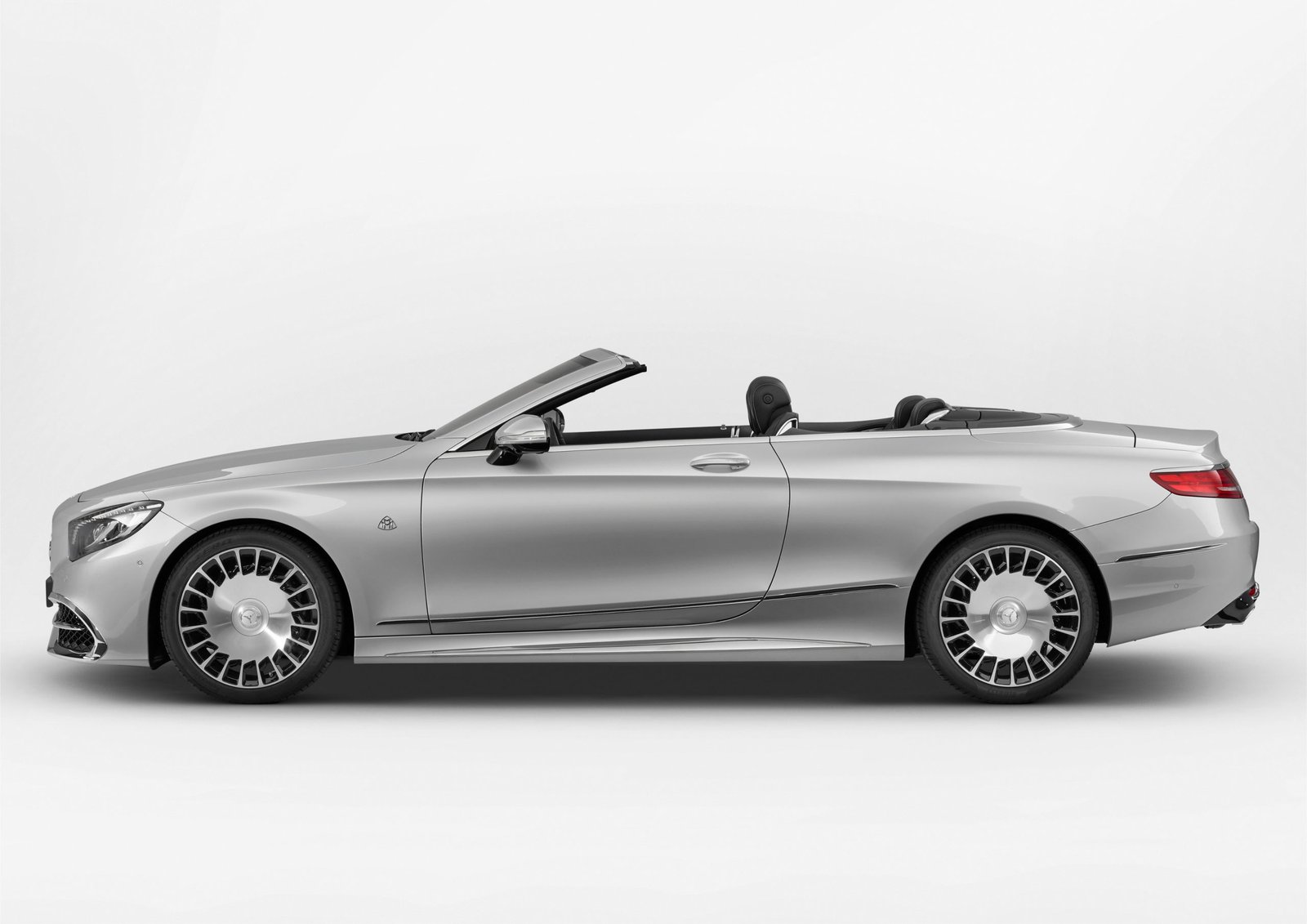 Mercedes-Benz Maybach S650 of Kolaha Collection Vintage Cars