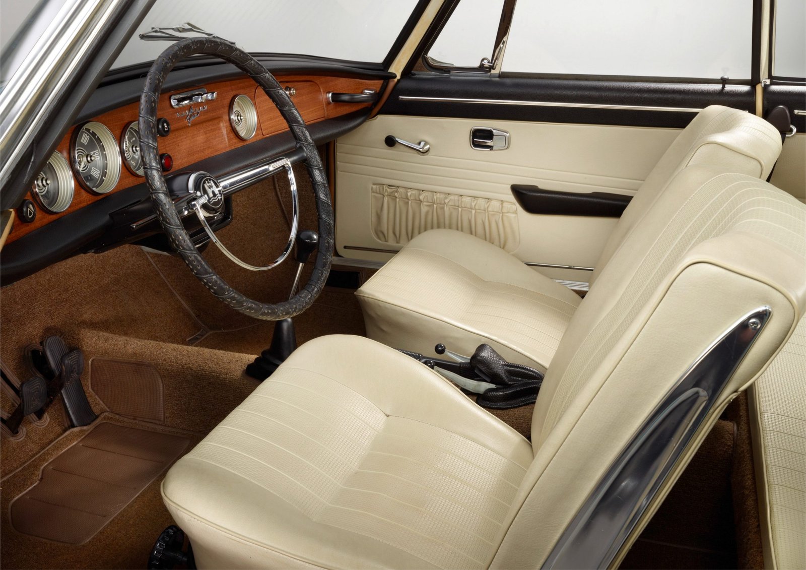 VW Karmann Ghia Typ 34 of Kolaha Collection Vintage Cars