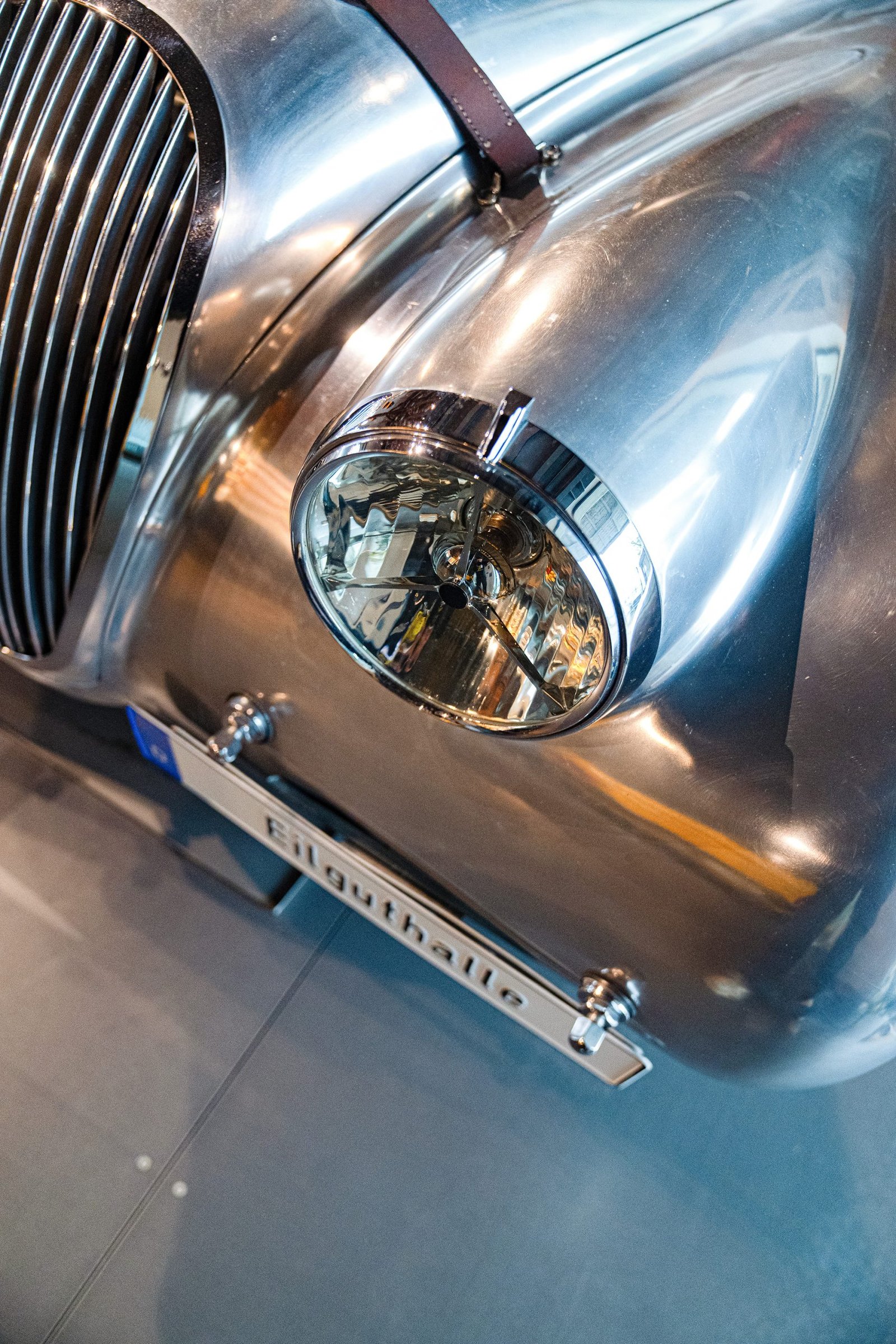 Jaguar XK 120 OTS Alloy of Kolaha Collection Vintage Cars